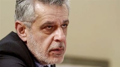 زكي فطين عبد الوهاب وزير داخلية في «شهادة ميلاد»