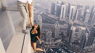 بالفيديو والصور.. متهورة ناطحة سحاب دبي تكشف أسرار مغامرتها