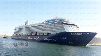 مميش: عبور سفينتين سياحيتين قناة السويس