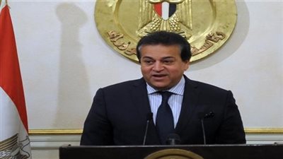وزير التعليم العالي يطالب بالاستفادة من القاعدة الصناعية ببرج العرب