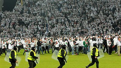 5 مخاطر تهدد «يورو 2016».. «شبح الإرهاب» يطارد فرنسا في «أمم أوروبا».. شغب «الهوليجانز» يهدد بعرقلة البطولة العالمية.. «بنزيمة» صداع في رأس منتخب 