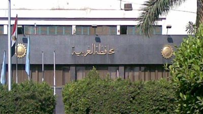 رئيس مدينة كفر الزيات يشدد على جمع القمامة أكثر من بالدوريات