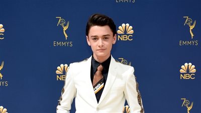 نواه شناب وأندي سامبيرج بإطلالة جذابة في حفل الـ«Emmys» (صور)