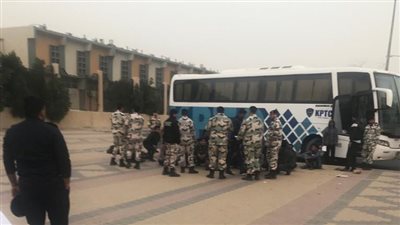 احتجاجات لعمال بنجاليين لعدم صرف الرواتب والشرطة الكويتية تتدخل