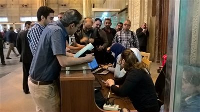 السكك الحديد تطلق مبادرة «اعرف لجنتك» للركاب بمحطة مصر