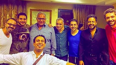 بيومى فؤاد يكشف حقيقة صورته مع «حماقي»