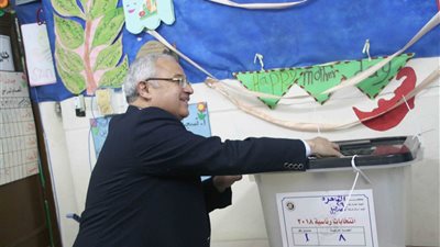 هشام زعزوع يدلي بصوته في الانتخابات الرئاسية «صور»