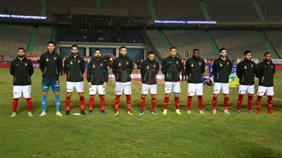 الأهلي يتحدى الرجاء في صراع القمة والقاع بالدوري