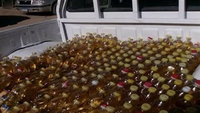 إعدام 16 ألف زجاجة زيت طعام غير مطابق للمواصفات بأسيوط
