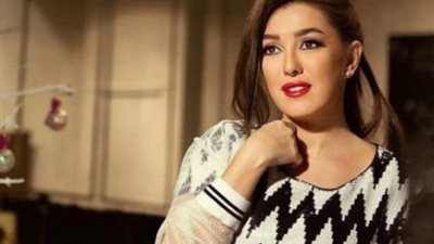 أحد المعجبين يمازح كندة علوش: «أنا خايف عليكِ من عمرو يوسف»