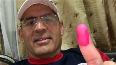 سيد عيد يدلي بصوته في الانتخابات الرئاسية بمصر الجديدة