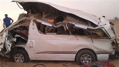 بالأسماء.. إصابة 11 شخصا بينهم 9 سيدات في انقلاب سيارتين ببني سويف