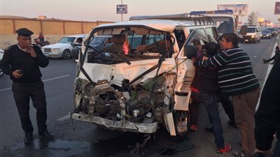 بالصور.. إصابة 6 أشخاص في تصادم 4 سيارات بمحور المشير طنطاوي