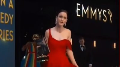 رايتشل بروسنهان أفضل ممثلة بمسلسل كوميدي في الـ«Emmys»