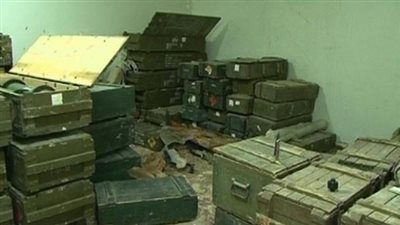 ضبط 3 مخازن أسلحة و12 قذيفة هاون وحزامين ناسفين في حملات أمنية