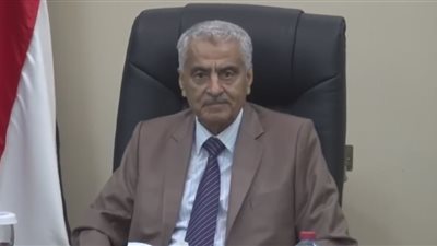 وزير الداخلية اليمني يصل مطار القاهرة