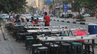 بالفيديو والصور.. «الله محبة» مائدة رحمن «مسيحية» لإفطار الصائمين بالمهندسين