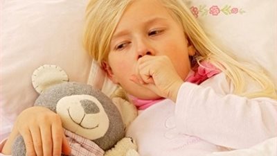 3 وصفات طبيعية لتخلص طفلك من السعال