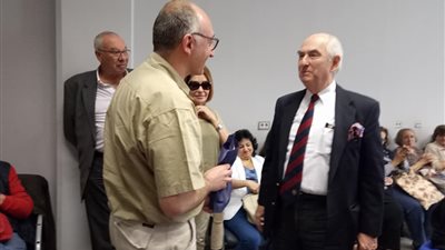 حفيد الملك فاروق وأصدقاء متحف قصر المنيل يزورون المتحف الكبير