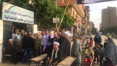 تباين الإقبال من ناخبي الجيزة باليوم الأول للانتخابات.. «المسنين» كلمة السر في كرداسة.. رقص واحتفال بلجان إمبابة.. حضور مكثف لـ«الجنس الناعم» في الطالبية.. ومدير الأمن للمواطنين: &