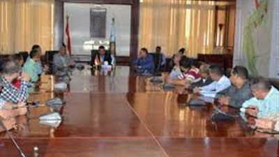 مديرو الأمن يعقدون اجتماعات مع أصحاب السلاسل والغرف لضبط الأسواق