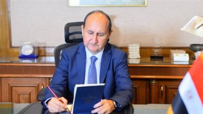 مستشار وزير التجارة يطالب شركات الأسمنت بدخول السوق الأفريقي