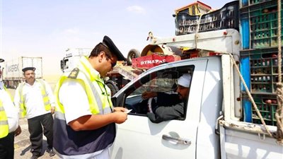 المرور تراقب الطريق الدائرى بكاميرات المراقبة لحظر سير النقل ( صور)