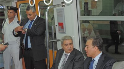 مدير شرطة النقل يتفقد الخدمات الأمنية بمحطات السكة الحديد والمترو