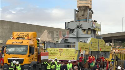 الفرعون جاهز للاحتفال.. نجاح نقل تمثال رمسيس الثاني بالمتحف الكبير.. الملك يستعد لاستقبال زائريه نهاية 2018.. 13.6 مليون جنيه تكلفة الانتقال إلى البهو.. 100 قناة محلية وعالمية و50 كاميرا لمتابعة الحدث