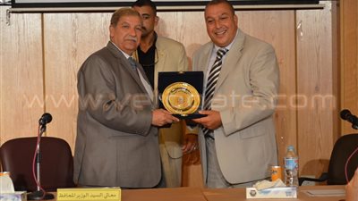 بالصور.. محافظ الإسماعيلية يستقبل وفد الشباب التونسي بـ«مصر العامة»