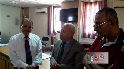 بالصور.. محافظ بورسعيد ونقيب المعلمين يتفقدان غرفة عمليات الثانوية