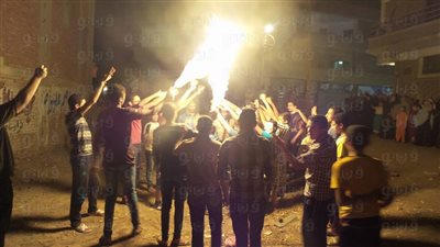 بالصور.. مسيرة ليلية لعناصر 