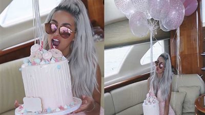 بالفيديو والصور.. زجاجة خمر هدية لعارضة أزياء سعودية تثير غضب جمهورها