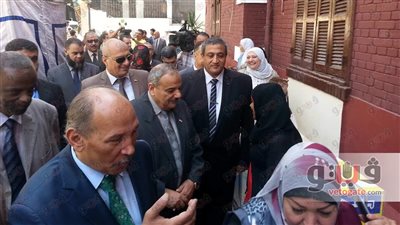 نائب محافظ القاهرة و«فرغل» يسلمان أجهزة كهربائية لـ20 عروسا