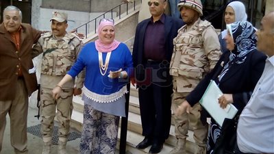 السيدات وكبار السن يتصدرون المشهد في لجان مصر الجديدة