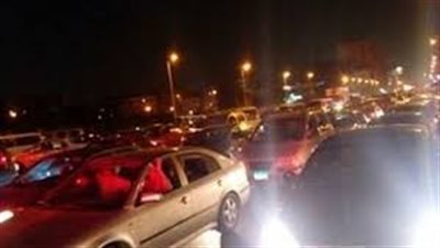 انقلاب سيارة نقل أعلى الطريق الدائري