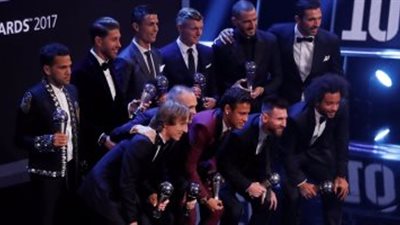 تعليق طريف من «رونالدو» على «تشكيل نجوم العالم المثالي»