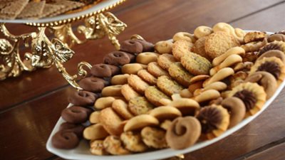 أسعار «الكعك والبسكويت والبيتى فور» بسلسلة محال «أيتوال»