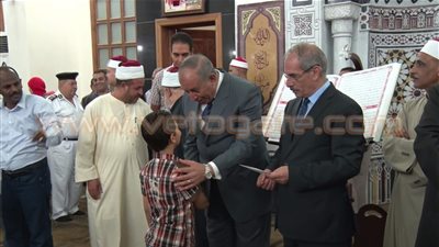 بالصور.. محافظ البحر الأحمر يكرم حفظة القرآن الكريم