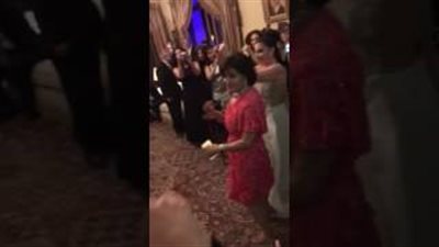 بالفيديو.. رقصة تضع أسرة عبد الناصر وليلى علوي في ورطة