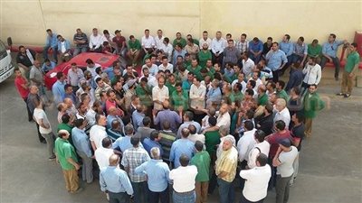 عمال مخازن «مترو ماركت» يضربون عن العمل بسبب «الأرباح السنوية»