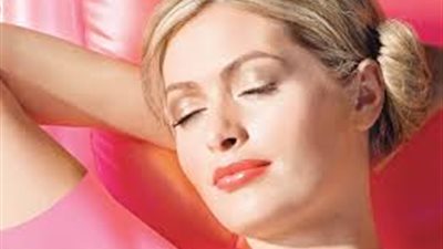 8 أطعمة تتسبب في تدمير خلايا بشرتك