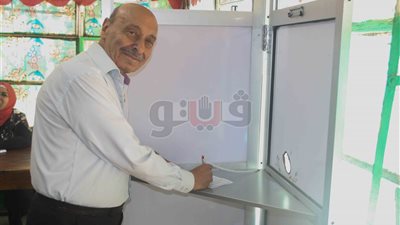 عم جرجس بطل عالم سمسم يدلى بصوته في الزمالك (صور)