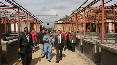 رئيس حي الشرابية يتفقد إنشاءات سوق «إيديال» للباعة الجائلين (صور)