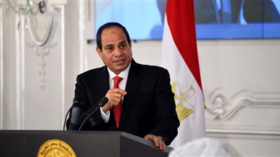 السيسي يبحث مع كبار رجال الدولة تطورات الأوضاع السياسية