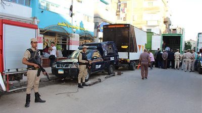 وكيل تعليم دمياط يتابع وصول كراسات امتحانات الجبر والهندسة الفراغية