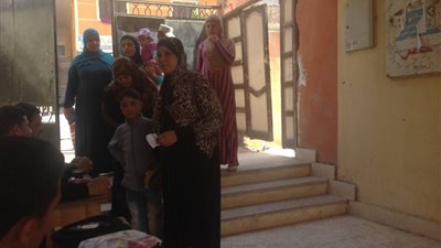 تزايد الإقبال على لجان الانتخابات بمنطقتي كرداسة وناهيا (صور)