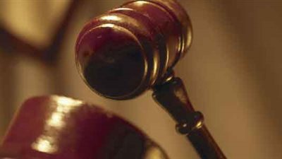 «جنح القاهرة» تصدر حكمها اليوم على ضابط بتهمة سرقة سيارة