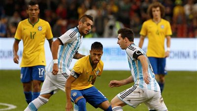 منتخب الأرجنتين يعلن تشكيلته الأساسية للقاء البرازيل