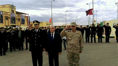 محافظ جنوب سيناء يضع إكليل الزهور على النصب التذكاري (فيديو وصور)